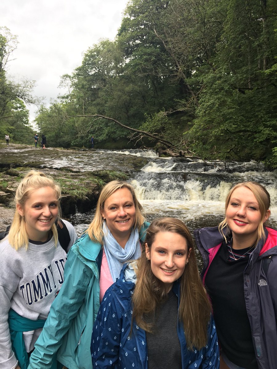 moore07's tweet image. Lovely Bank Holiday Monday walk at the Brecon Beacon 4 Waterfall’s with these beauty’s ❤️