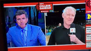 CarayChimp's tweet photo. @roxybernstein Roxy, please help me understand this. CAN YOU JUST THROW A GUY OFF THE TEAM FOR NO REASON???? DOES THE ESPN GUY REGGIE DAVIS KNOW ABOUT THIS????? WHAT IS GOING ON, PLEASE!!!!!!!!!!! #beardown #reggiedavis #GameDay https://t.co/nAJJMYPTNU