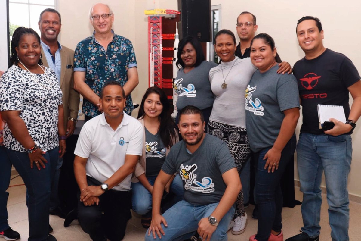 utpfisc's tweet image. Les compartimos imágenes de la experiencia de Meetup con Miguel San Martin @MigOnMars, Jefe de Ingeniería de la NASA, el pasado sábado 25 de agosto en la @utpfisc #VidaFISC @utppanama