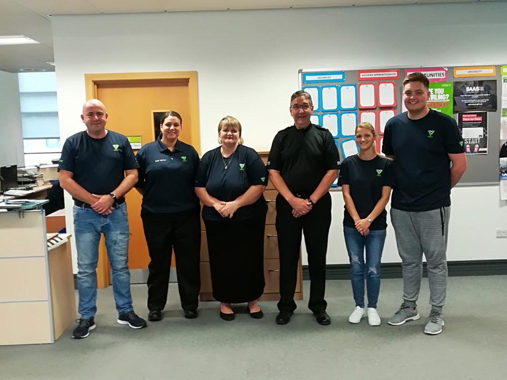 PSOSLevenmouth's tweet photo. Oor levenmouth @PolScotPSYV saying farewell to @ChSuptColinGall at tonights get together!
#HappyRetirement
#CakeAwRoond
#Gifts
#AwTheBest
#MonThePSYV https://t.co/dh6ZXfRqHx