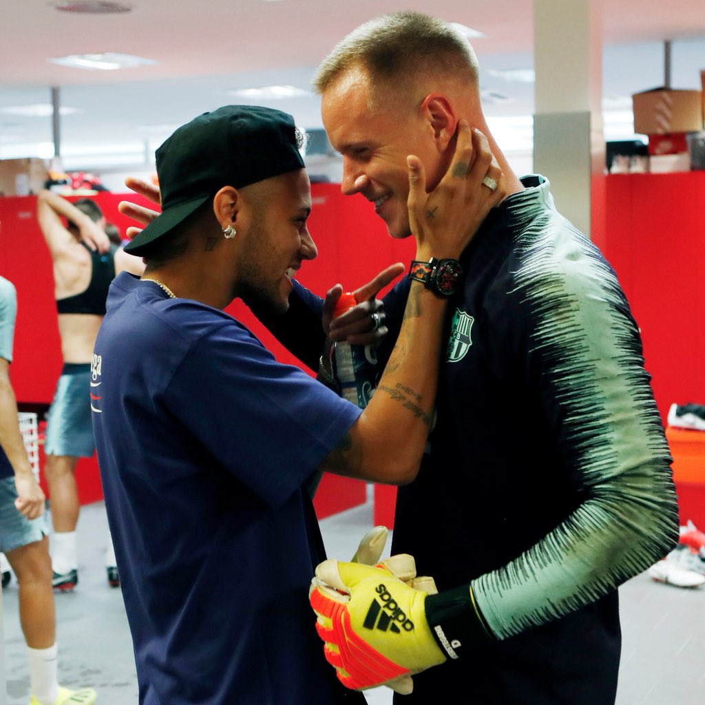 mterstegen1's tweet photo. Always Alegria! 😁👊🏻 @neymarjr https://t.co/8cqz45oChL