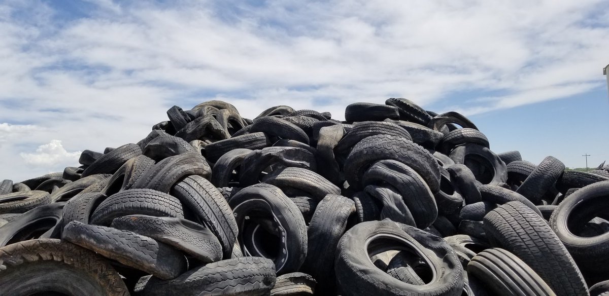 XolOriginal's tweet image. Only 2 days left to grab your #kicks on #kickstarter!! kck.st/2v1JMgm #Supportnative #nativetwitter #supportindigenous #handmade #oneofakind #mayanart #ethicalfashion #sustainable #savemothereart #footwear #loveyourself #ecoshoes #repurposed #upcycled #XolOriginal #amor