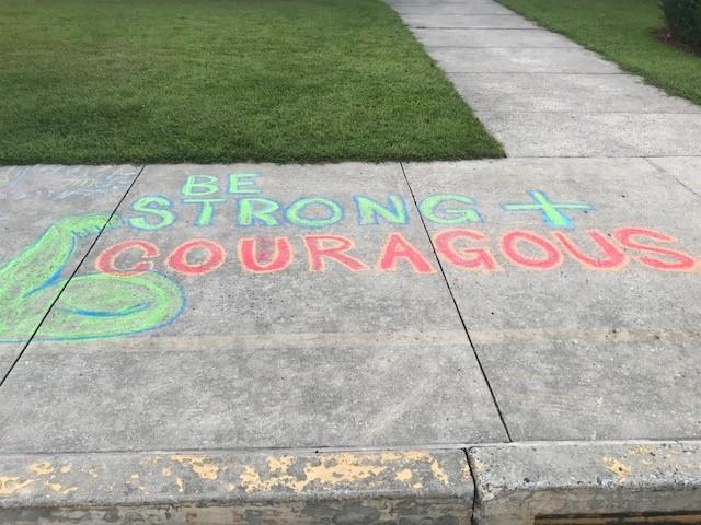 WashingtonElem's tweet photo. Day 1 was amazing thx 2 the parents who gave our Ss a special positive message on the way in 2 school. Chalk the Walk @ WES was a big hit! https://t.co/3iPRUBWbi6