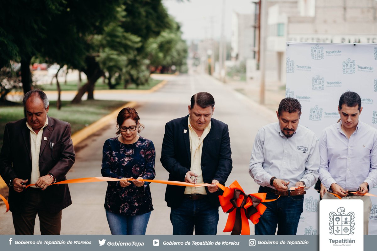 GobiernoTepa's tweet photo. La espera valió la pena, Av. Gómez Morín de #Tepatitlán tiene nuevo concreto hidráulico, poco a poco construimos vialidades dignas.
 Información completa en: https://t.co/sF3u3K67uq
 #AmarATepa https://t.co/OFagwuyxuR