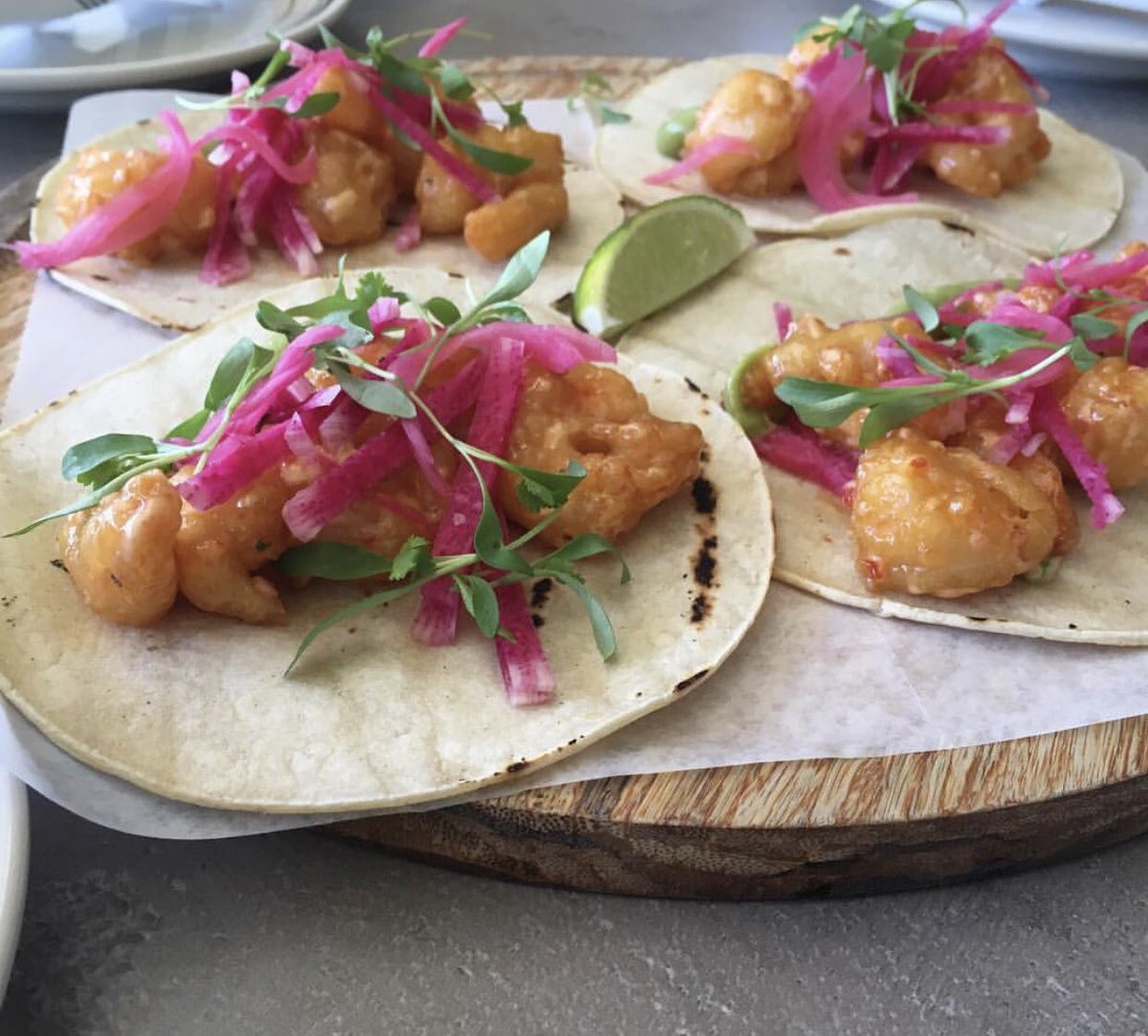 EatAlPastor's tweet photo. The kids are back to school 🙌🏼 and we’ve got Manic Monday’s! $3 Tacos all day! 🌮 #eatalpastor https://t.co/fGYaNzekxN