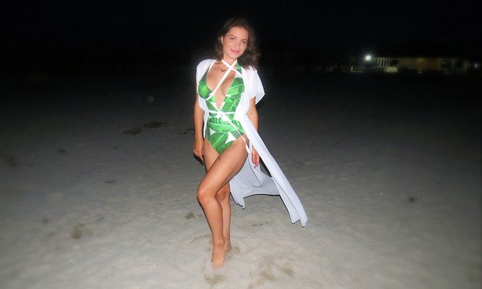 How nice would it be to just run together, on a remote island? Spending all our night on sandy beaches<a href="/tag/dreamymood"class="tags"><span>#dreamymood</span></a>