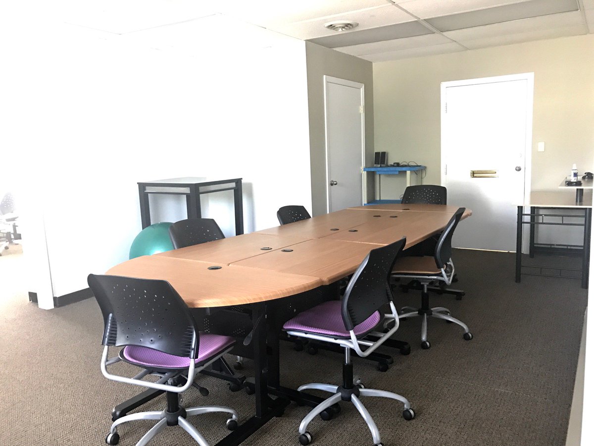 Attn #EasternShore #entrepreneurs #startups &amp; small biz owners - if you need a #coworking space in <a href="/discovereaston/">Discover Easton</a> - our #hotDesk in Mills bldg has great amenities - Learn more: hotdesks.org