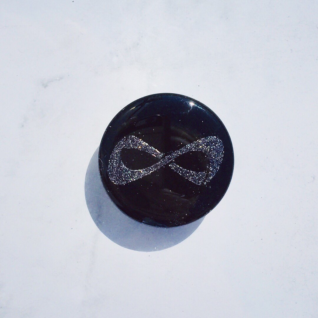 NEW ACCESSORY now available from our online store! Grab yourself an Nfinity pop socket today 🎉💕✨ bit.ly/nfinitypopsock…
-
-
-
-
 #nfinity #popsocket #cheergear #canadiancheer #nfinitycheer