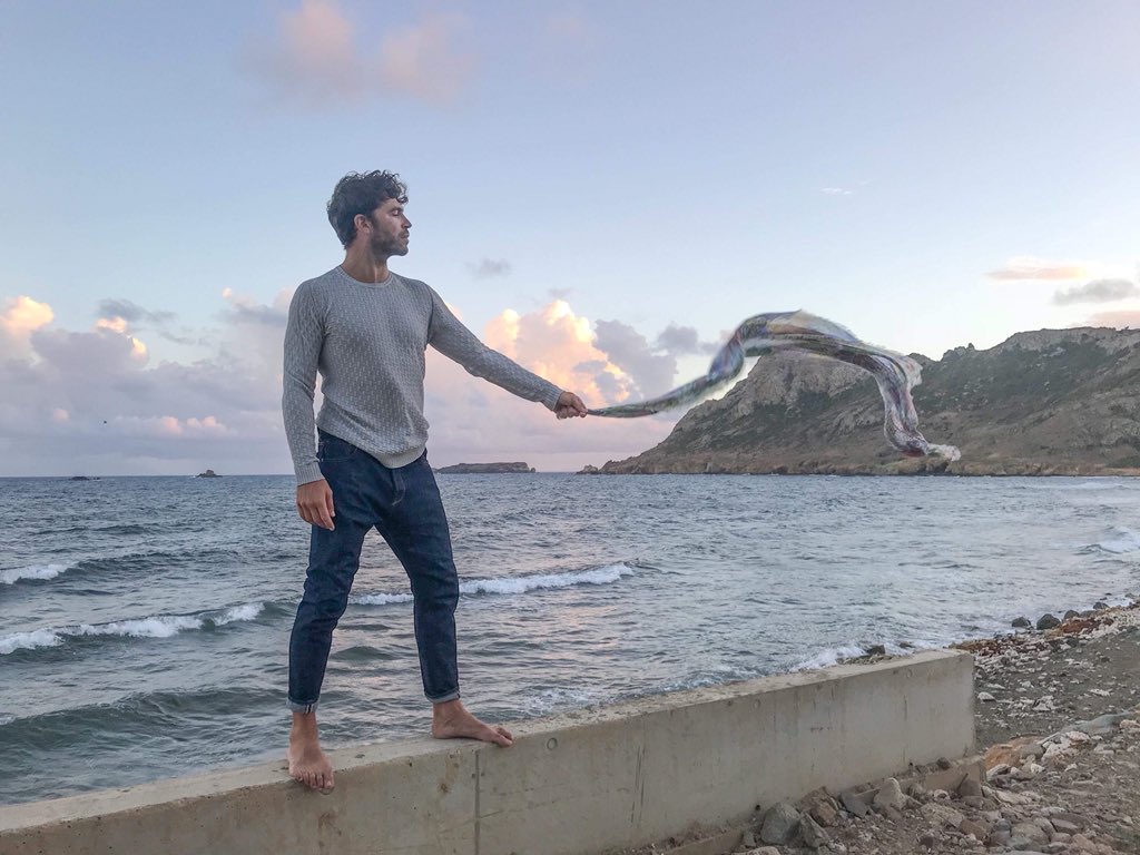 team_amapure's tweet photo. Come we fly together https://t.co/xMGhGwkLvW @marco_bachelor #amapure #sweet #kiss #love #StBarth😘 https://t.co/1KtwNuzrRF