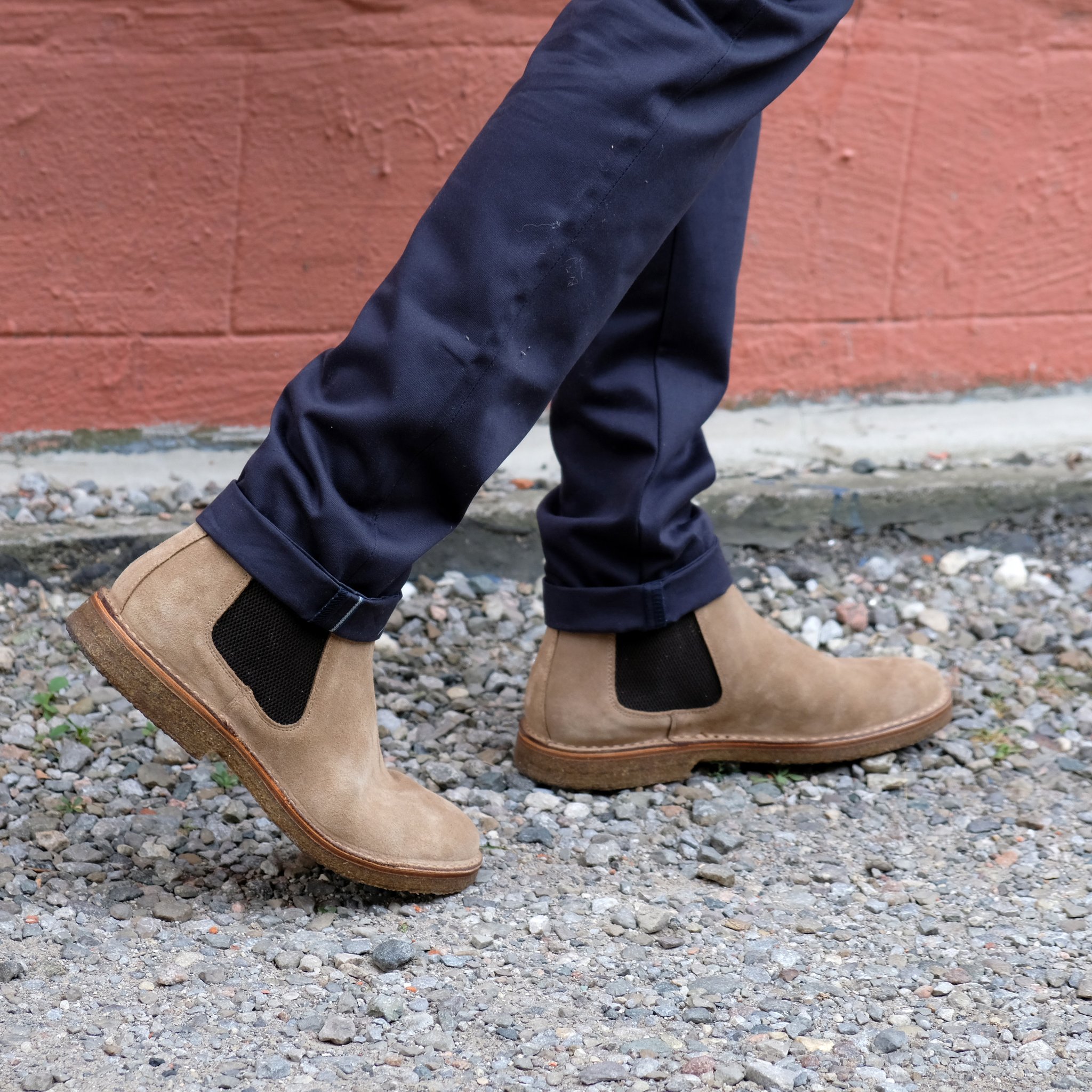 Muddy George on X The iconic Cheslea Boot silhouette has been given the Astorflex eco friendly update. Paired here with the tapered fit selvedge chino from edwin. x chelseaboots madeinitaly boots