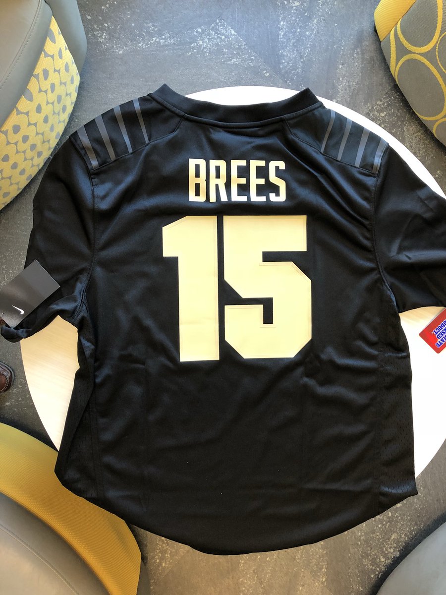 GraniteSL's tweet photo. 🚨 GAME DAY GIVEAWAY 🚨
Follow and RT to have a chance to win a Drew Brees Jersey, Boiler Gameday Bib, and a Stacked Pickle Gift Card! Winner will be chosen on Thursday #BoilerUp #GraniteSL https://t.co/Eo84M2Gimh