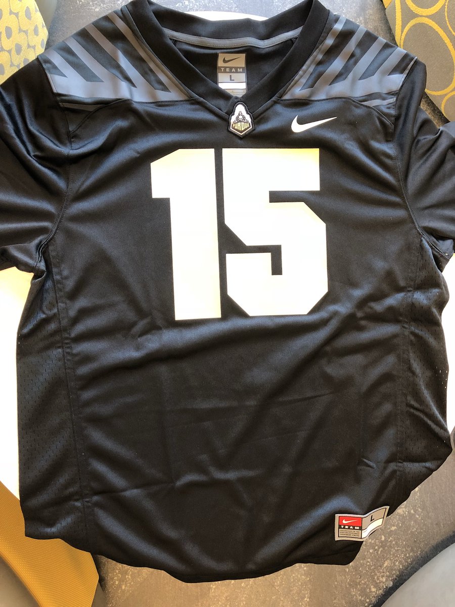 GraniteSL's tweet photo. 🚨 GAME DAY GIVEAWAY 🚨
Follow and RT to have a chance to win a Drew Brees Jersey, Boiler Gameday Bib, and a Stacked Pickle Gift Card! Winner will be chosen on Thursday #BoilerUp #GraniteSL https://t.co/Eo84M2Gimh