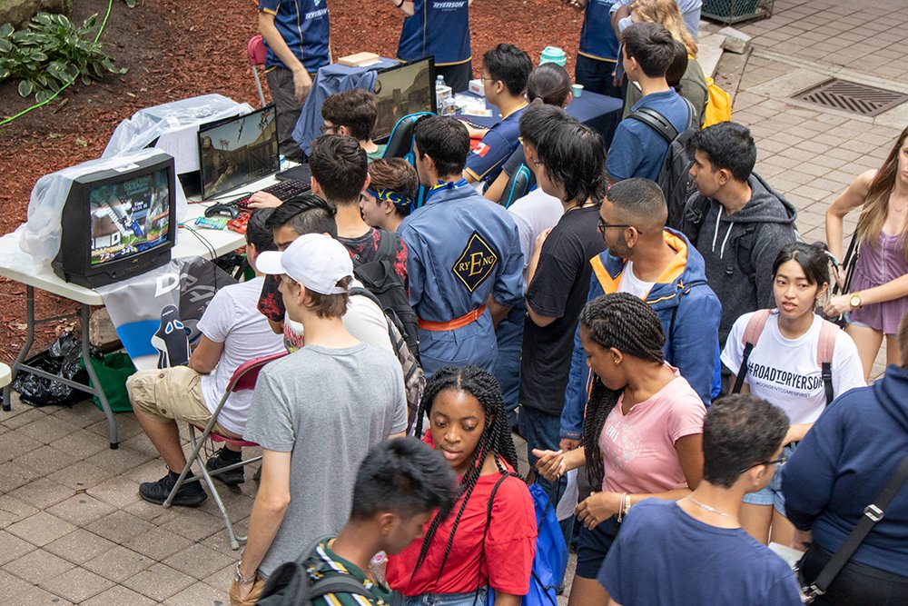 FEAStorontometu's tweet photo. Orientation Week: Day 1 was a blast! You can follow our weeklong story on Instagram as #engineering and #architecturalscience students take the reigns ⇨ https://t.co/0vamk60Jj6 #roadtoryerson #HelloFEAS #ryersonfeas https://t.co/HPBJUTYUwy