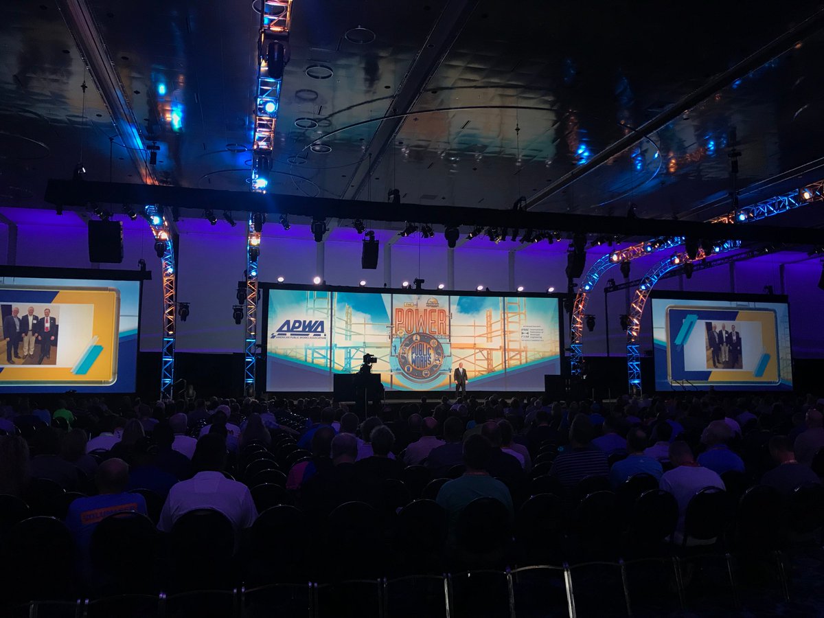 edgefactory's tweet photo. One of the #edgefactory eTeams is on site in #KansasCity with the @APWATWEETS for this year's #PWX18! #PWX2018 #withedge #creative #content #showlooks #video #production #visual #design https://t.co/SRupaZeoxO