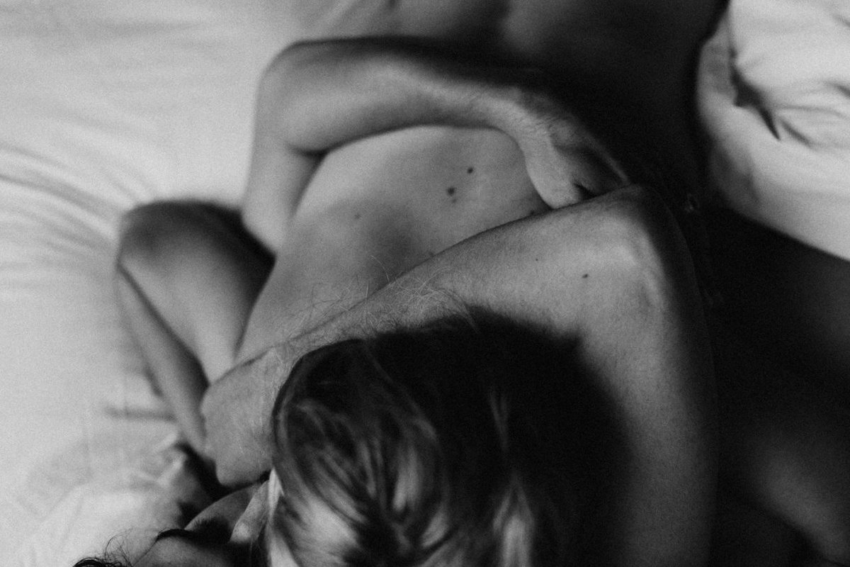 mar_de_sirena's tweet photo. @HotmaiBill @satishc36366576 @bynsny @jack @HindiZahra @ianbremmer @kovacs_music @nightcollage #WriTing🎵#FullMoonOnYOU

Universe of Two..#Poetry everywhere
Sounds and Songs.
Speech of Smiles, Touch of Satin e Velvet..Acts of Amor
Mesmerizing. Art of Seven Elements🍃

OH🎵Close YOUR Eyes Y #FlyInLove🎵

Hey💃🕺#Dance
#DaftPunk🎵Beyond #OfficialAudio

Adoooro🧜‍♀️Dancing https://t.co/wjNTP55Smi