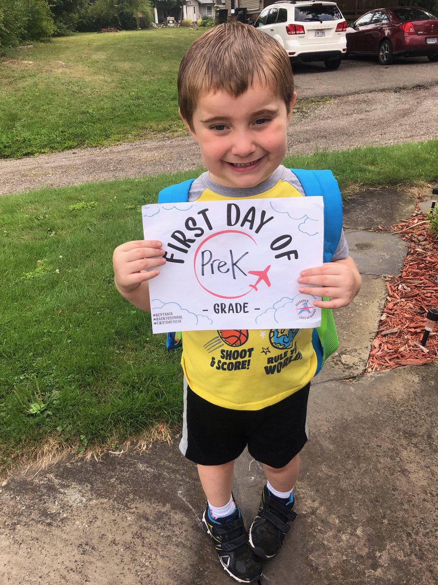 SingingAviators's tweet photo. Last Chunat celebrating his #Firstday2018 today at AELS! #RepThatA #proudmomma https://t.co/dS2bDJXhpr