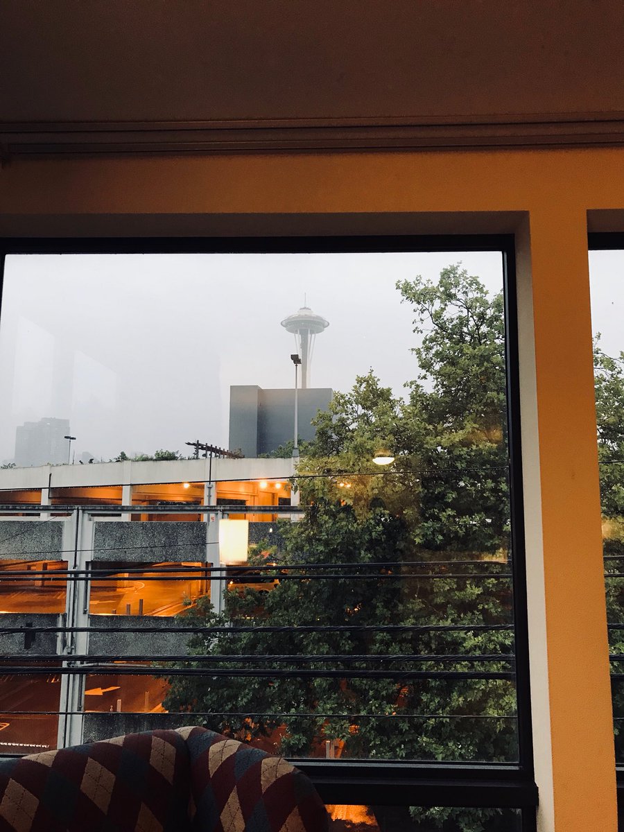 Robsym18's tweet image. Cloudy morning, but turned into a great day. Nice view from the room to drink my coffee to #staypineapple