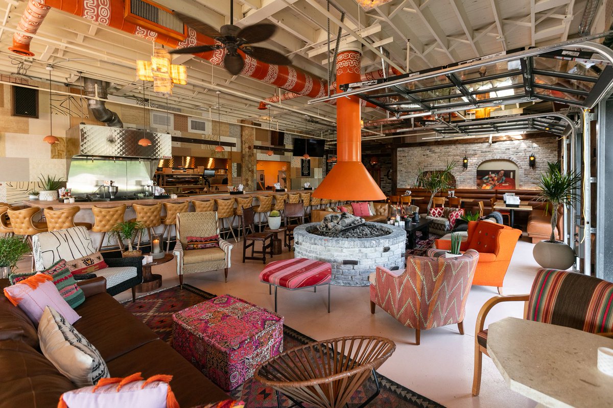 EaterDetroit's tweet photo. Step inside Gran Castor, Troy’s bold new Latin American fusion restaurant https://t.co/oBtInOiWF7 https://t.co/f67ZoC8fCq