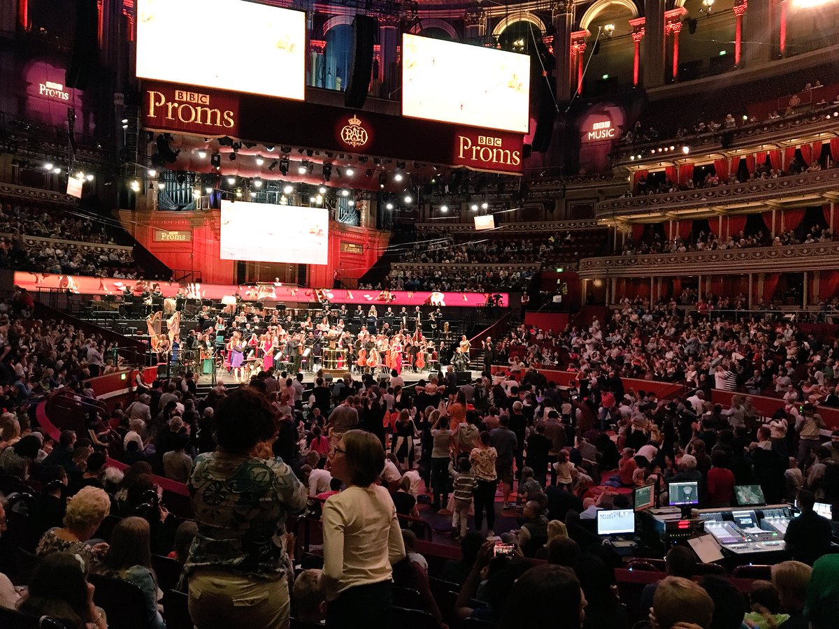 MarianneBarraz's tweet photo. Great time at fantastic @BSOrchestra #relaxedprom @bbcproms with wonderful perf from #BSOResound &amp; @jamesrosetweets, gorgeous playing all round, the ever glorious @staffroommug’s perfect presenting &amp; super surprise guest  @CBeebiesHQ’s #JustinFletcher #familyfun #musicforall ❤️ https://t.co/8UeBYgK6VY