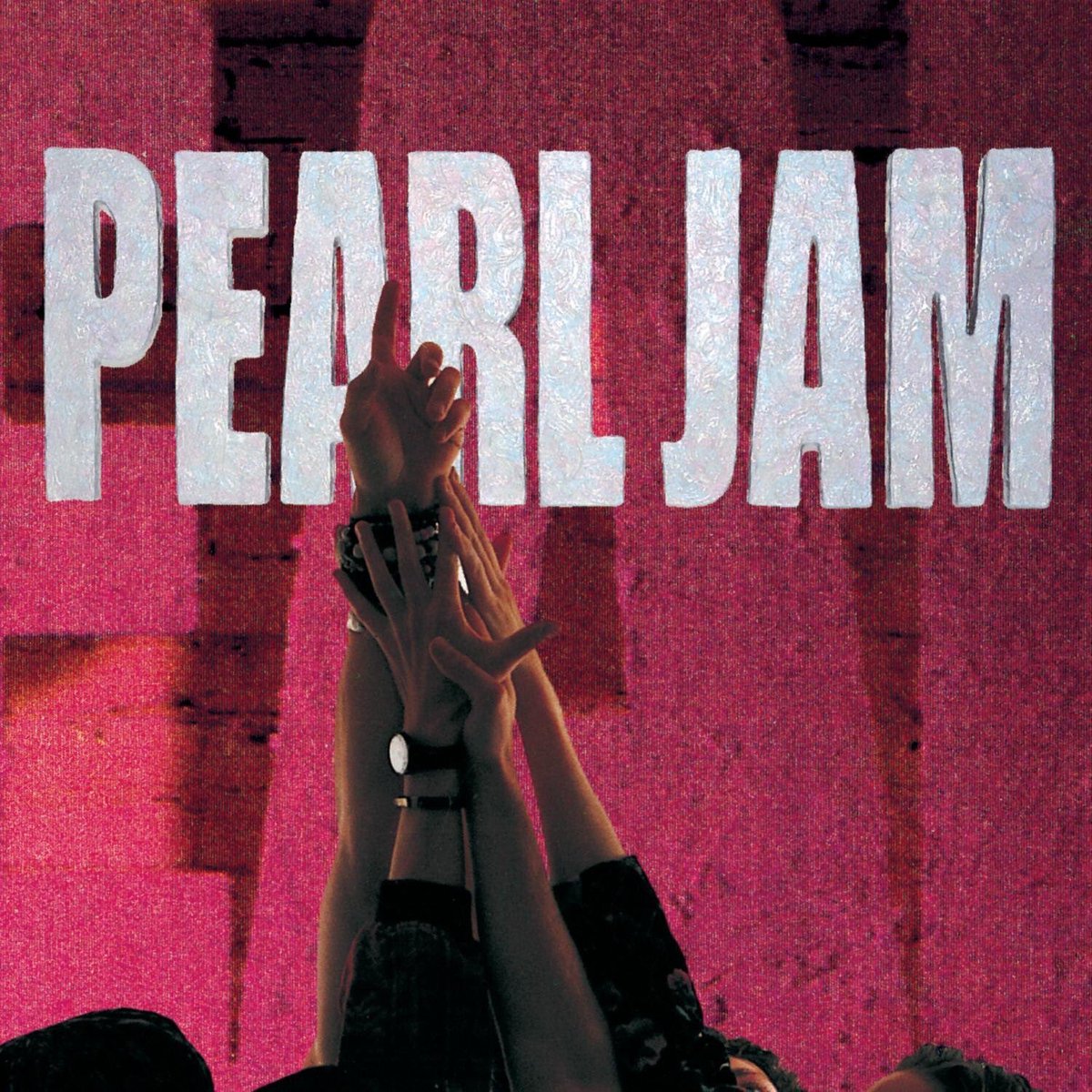 oscarflyU2's tweet photo. Hoy comple 27 años esta maravilla de álbum!  Uno de los mejores discos debut de la historia del Rock🎸Recomendaciones de @u2vertigoradio #PJTen https://t.co/d9U8ohbAuK