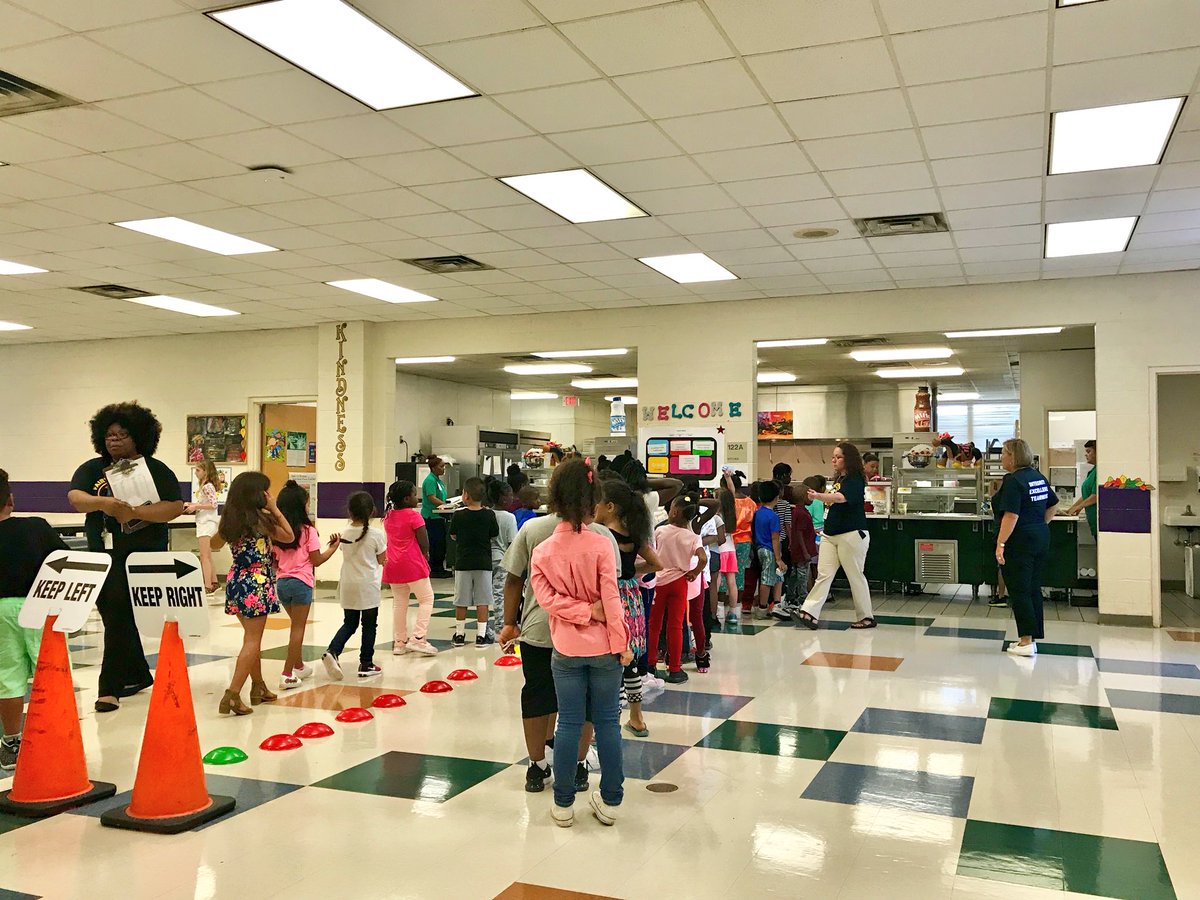 FairviewGCSNC's tweet photo. Our Mighty Eagles soared through the first day of school! #GCSFirstDay2018 
#FairviewStrong 💜💛 https://t.co/jgZ4zzhglh