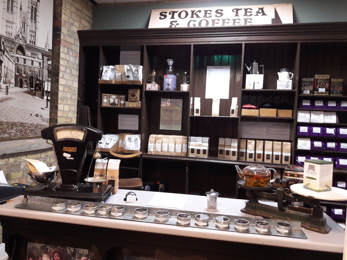 keithpp's tweet photo. The Lawn @StokesLawnCafe @StokesCoffee AsylumX SteamPunks #AsylumX #steampunks #Victorian #scifi #TheLawn #Lincoln #tea #coffee https://t.co/BUu30ihSJh