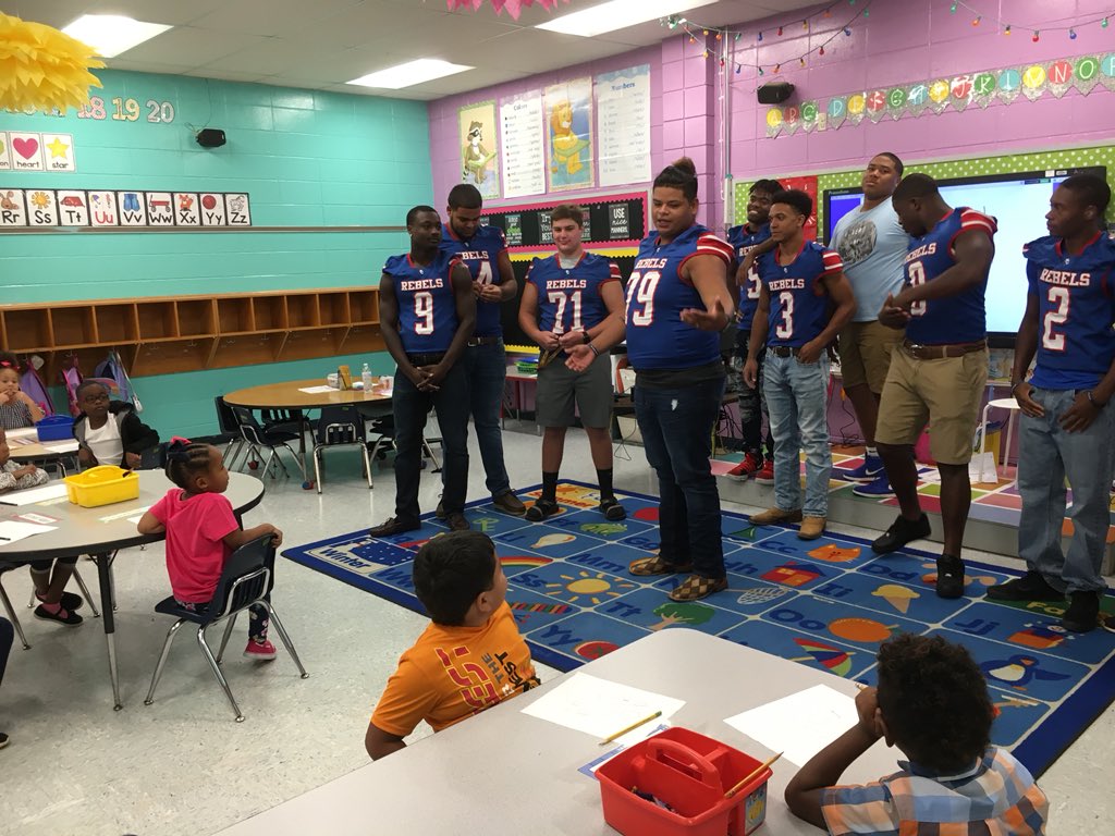 SCRebels2's tweet photo. When your #HighAchievers support your #Readers.  Thanks Coach Cooper for supporting literacy in our school.  K-2 Senior Sponsors has launched!  #NextLevel https://t.co/cEOjBDyYZR