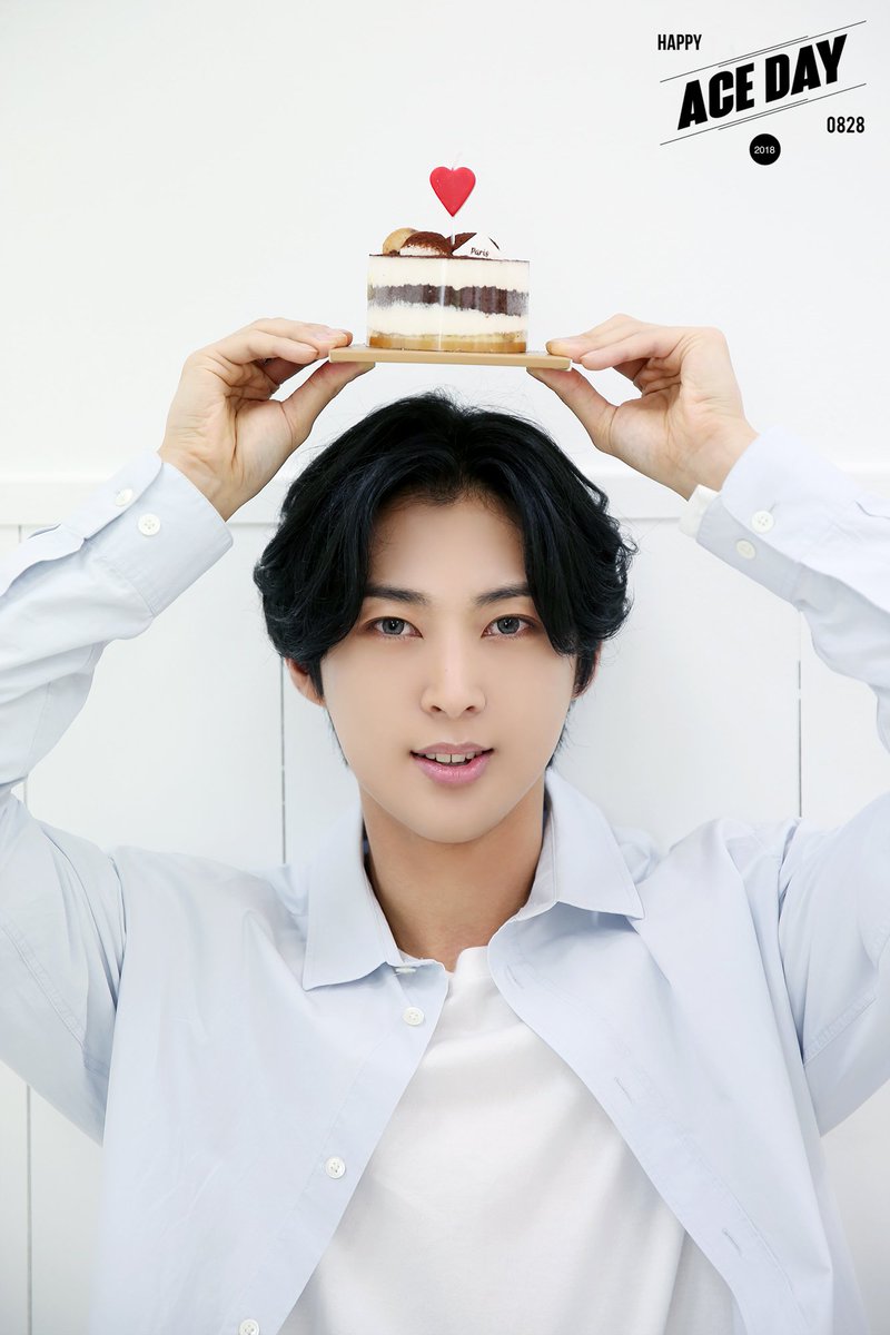 VAV_official's tweet photo. 0828 Happy Ace Day

오늘이 #에이스 생일인지. 뱀즈 생일인지
#뱀즈를 위한 첫번재 선물 대공개!!!
청순미 치명미 산뜻미 뿜뿜하시는 
내가 바로 VAV 에.이.스.

#VAV #브이에이브이 #Ace #에이스
#HappyAceDay #에이스데이 
#HappyBirthday_Ace #HBD #생일축하해 https://t.co/8S8vnt3fC3