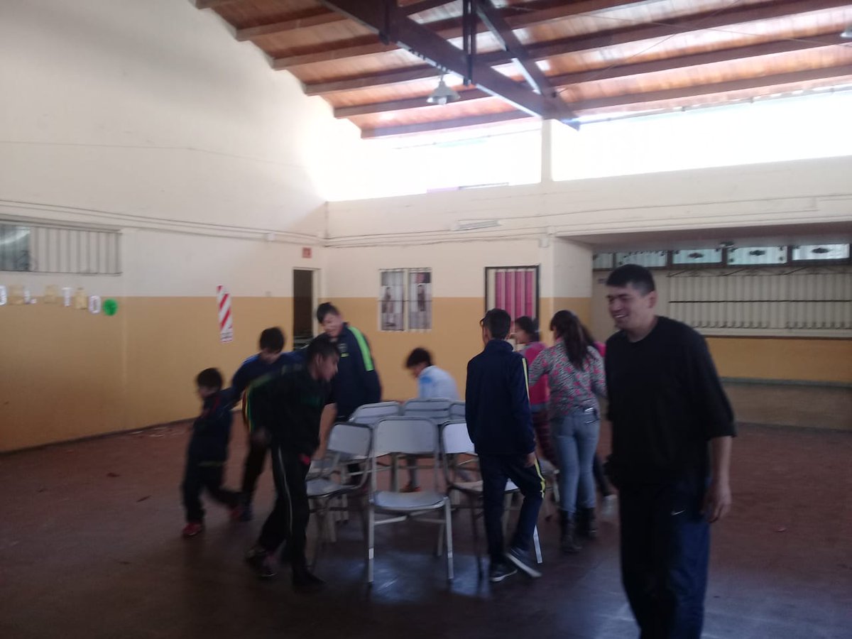 DavalosEsc's tweet photo. Festejando el día del niño @FerSiarezEa @patriciapinasco @ https://t.co/e3mufpW5CD