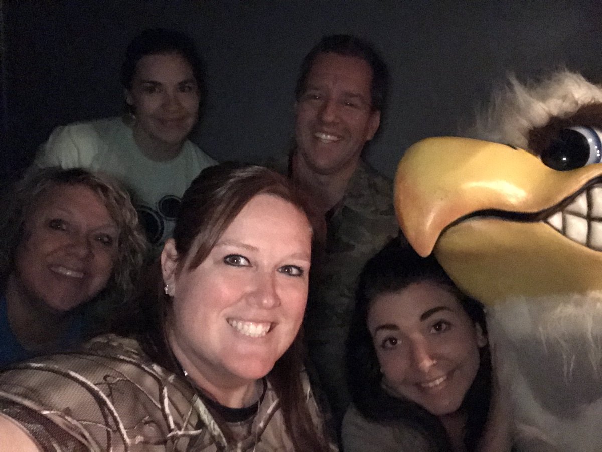 MrsFlateboClass's tweet photo. Selfie before our PBIS bootcamp assembly! #EGElem @mayermaa @FonkensClass @CarrieNiehaus https://t.co/ZCh8EY79eW