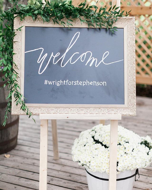 We are loving this cute summery sign for the Wright + Stephenson wedding!