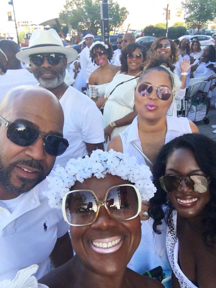 OffThe_Record's tweet photo. It was an all white affair at #DEBDC18. This was my 4th consecutive year doing @dinerenblancdc. It's always an adventure. https://t.co/USJdB7i8Y4