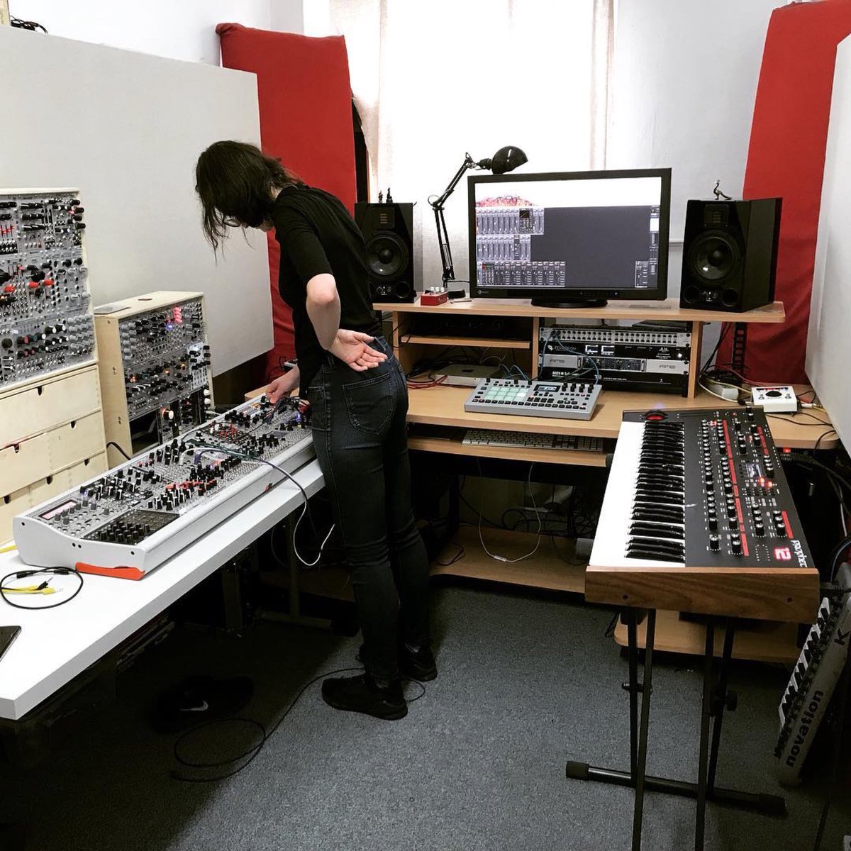 RME_Americas's tweet photo. Starting the week like. 🎛 🎹💡Picture courtesy by @wewillfail  #ExperienceRME https://t.co/vLGTAu5WWY
