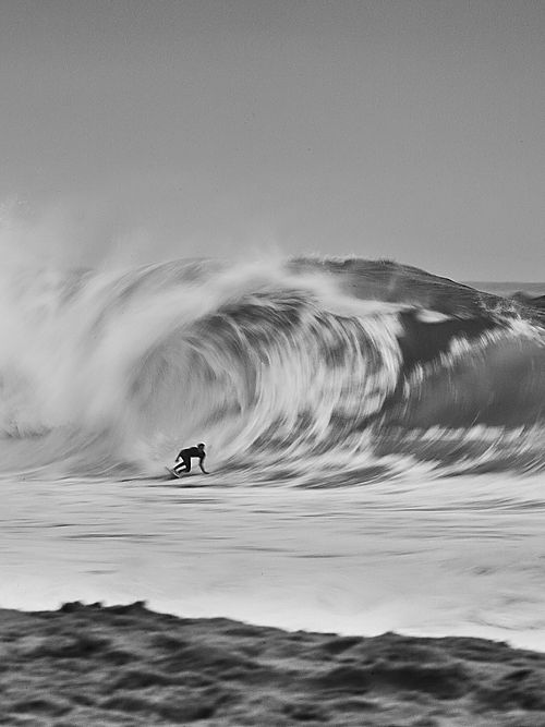 MarySurfLife's tweet photo. #Waves are not measured in feet and inches 📏 they are measured in increments of fear🔱 - Buzzy Trent - https://t.co/lzyuyh7zfU