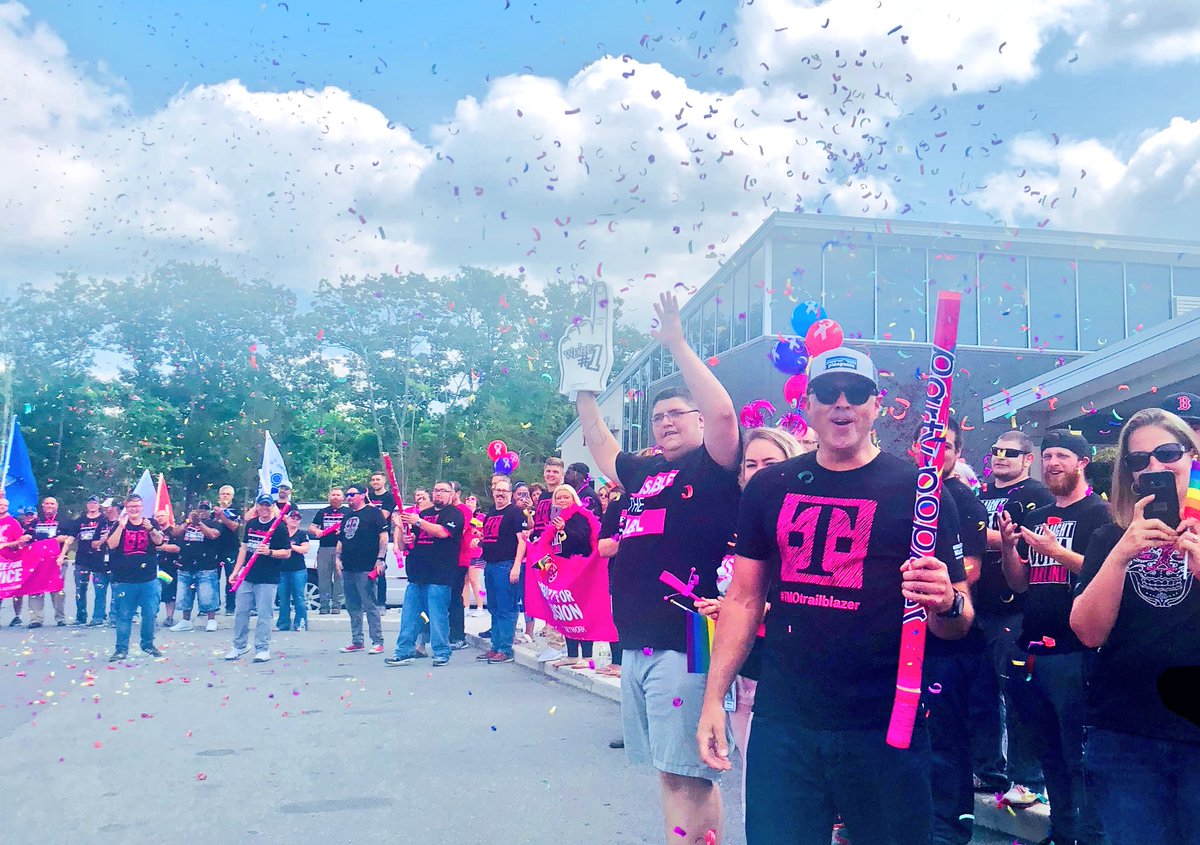 CallieField's tweet image. Best #TEXTalks yet with @Oakland_CallCtr today! This team is teaching us so much about true partnerships with Sales and Engineering while creating powerful resolution for our customers.  #RockstarStatus #MagentaHeroes