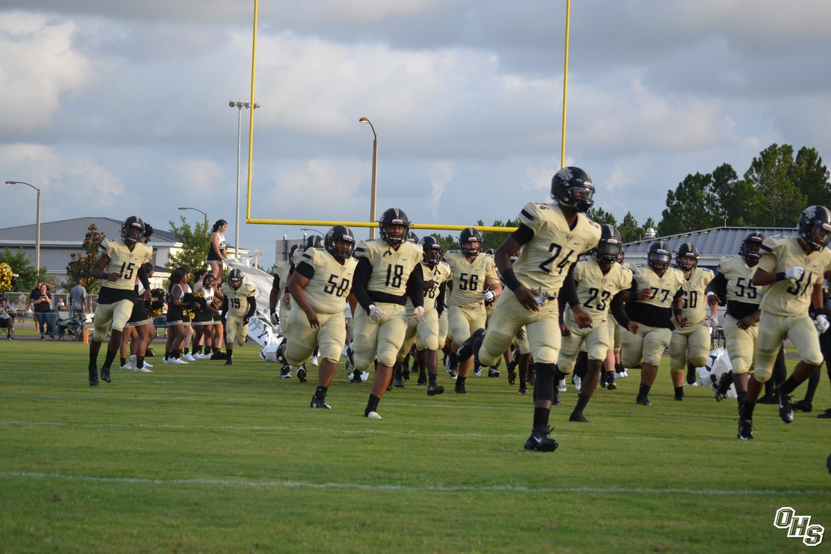 OHSKnightsFB's tweet photo. Sights from our 45-14 victory over Orange Park! 1-0 #GoldStandard #NoExcuses 

Pictures courtesy of @carmen_hawaii https://t.co/xXVKOZxjAl