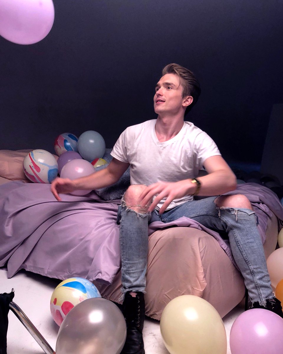 BrentBButler's tweet photo. | let’s get it poppin | 🎈| lots of new things coming | another pic from the #watchingmeclosely” video shoot |
#lilacep #musicvideo #hiphop #musician #bowie  #bedroom #party #rap #me #music #dream #rapper #dope #jamesdean #balloons #brentbutler #zackmorrisofrap #LILAC | https://t.co/feHLSL5GXS
