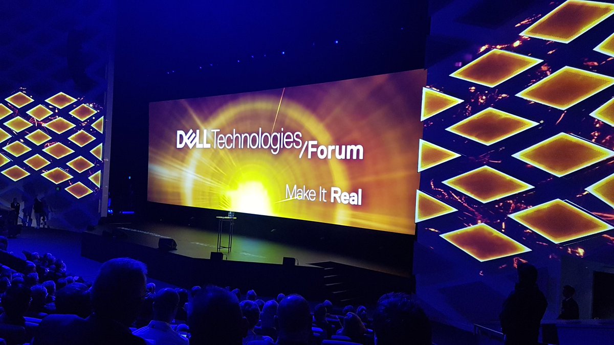 BrentFryer's tweet photo. Dell Tech Forum 2018 just kicked off... awesome venue, great energy and packed room of customers! @DellEMCANZ #DellTechForum https://t.co/MAVLUSbskH