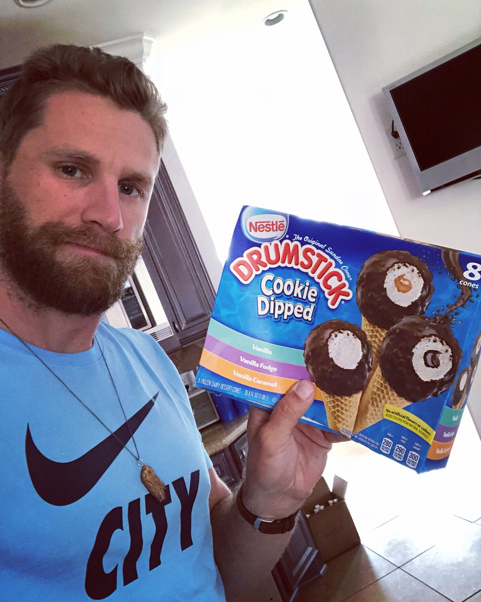 ChaseRiceMusic's tweet image. When this is the only thing in your entire fridge/freezer, does that consider me a degenerate, or one bad daddy livin’ the high life. Comment below to win a drumstick. 

instagram.com/p/BnAC6rigV1D/