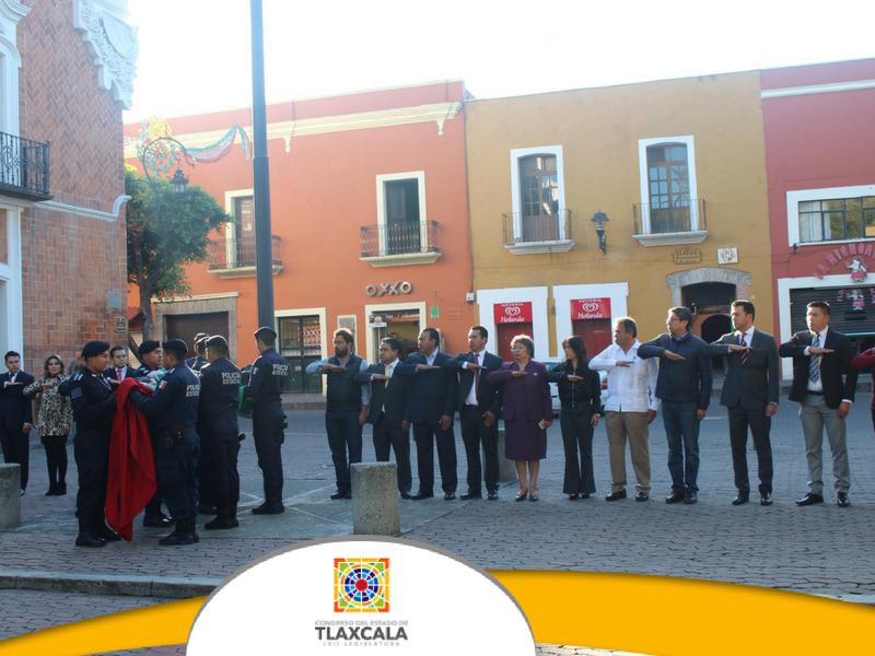 Esta mañana, los integrantes de la LXII legislatura encabezaron el homenaje a nuestro Lábaro Patrio en la explanada de Palacio de Gobierno. #LegislamosContigo Más info: bit.ly/2Nta3ve