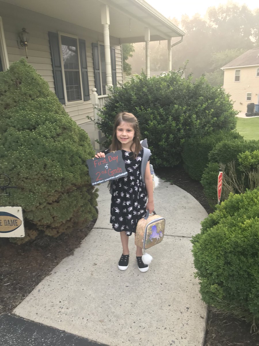 chrysieadzema's tweet photo. @WC_WolfPack #WCFirstDay2018 #classof2029 #firstdayofsecondgrade #wolfpack #CVproud #backtoschoolCV https://t.co/Bly9JV4qDM