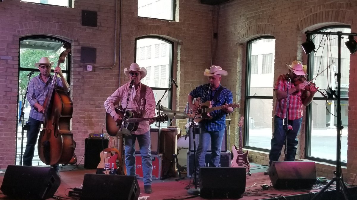 NAMPIconf's tweet photo. Hello Gary P Nunn!  Great entertainment for tonight's #NAMPI18 reception, sponsored by @HMSHealthcare https://t.co/Fs3vxmJduI