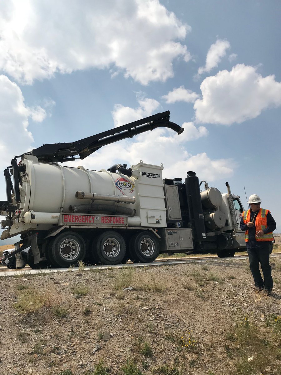 JobsH2o's tweet photo. A beautiful day in Park City Utah, where our SLC crew is working on utility line locating! A few more months and those mountains will have snow caps:) #slc #teamwork #emergencyresponse #hazmatlife https://t.co/f4gVXptWgU