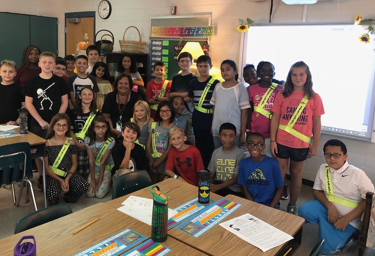 imonjl's tweet photo. It was a great first day!!!  We’re all extremely excited about the rest of fifth grade 😊#TmesEagles https://t.co/xykDCBkqYR