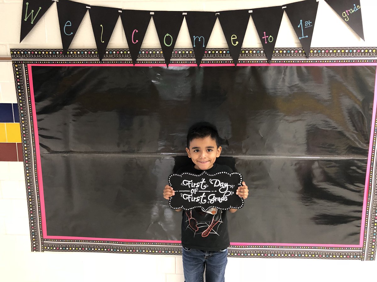 ktorres04's tweet photo. Great 1st day of 1st grade! 📚🍎@warriors112 #firstdayofschool https://t.co/4YWfnIRWJq
