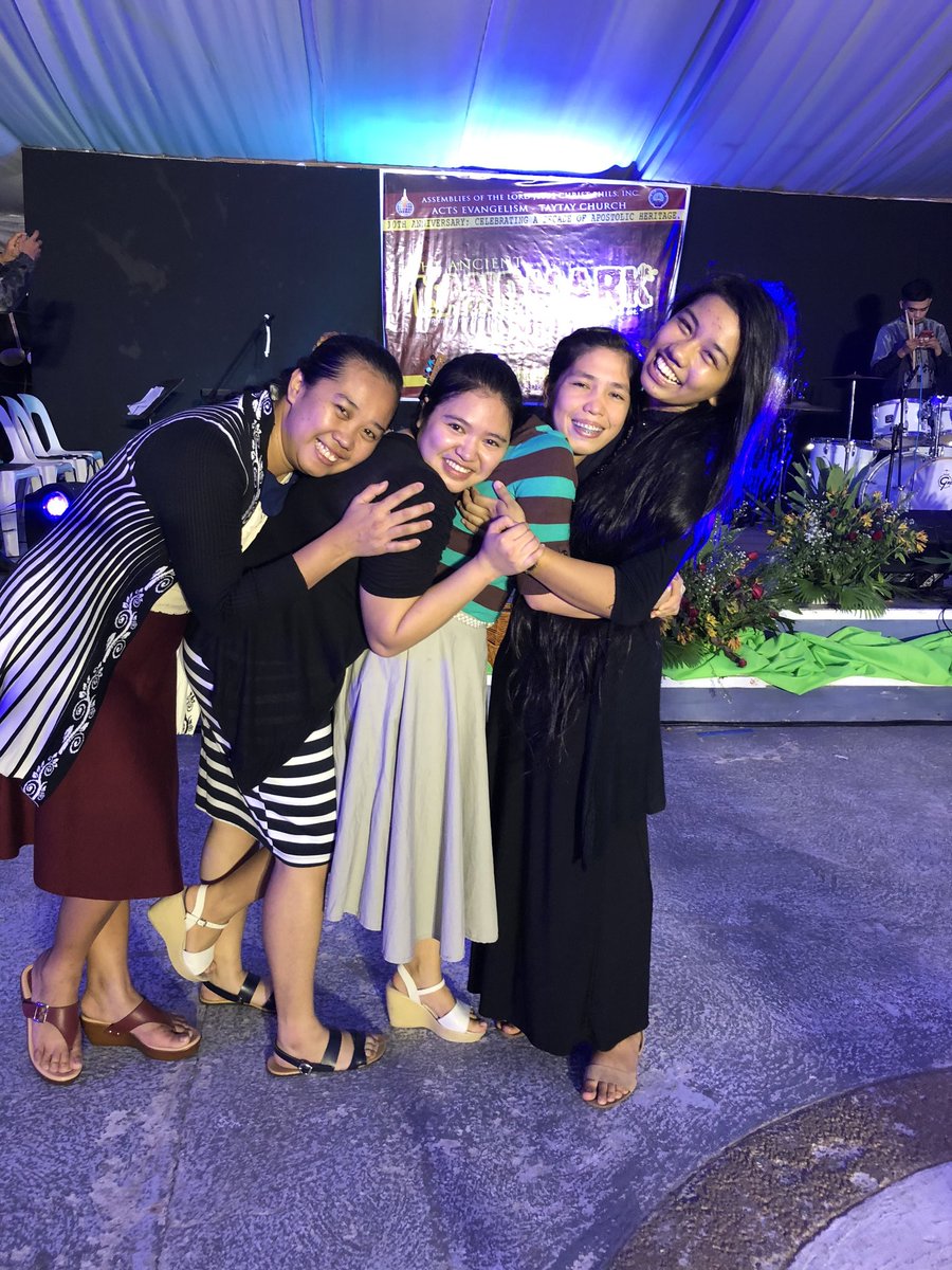 duterte_jaja's tweet photo. Stick to what is the standard.  #ModestApparel #ApostolicLadies https://t.co/IfSY3spJEE