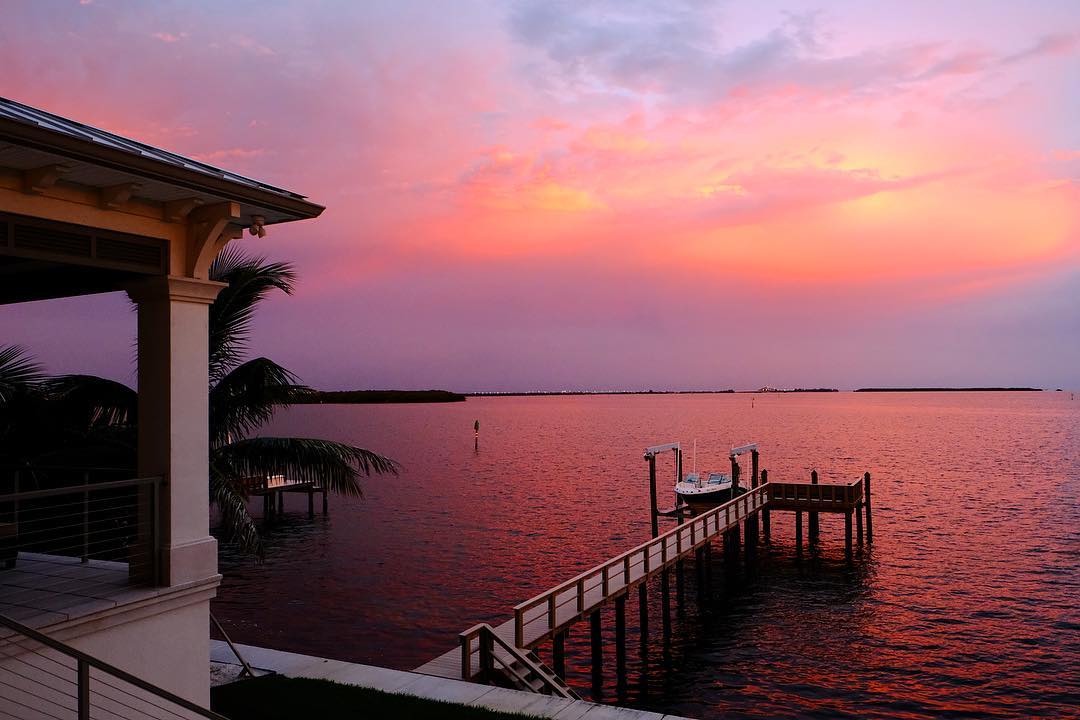 VisitSPC's tweet photo. Sunsets are like candy for our eyes 😍 #LiveAmplified 
📍: St. Pete Beach
📸: IGER fritzjaeger https://t.co/bg90OUARjM