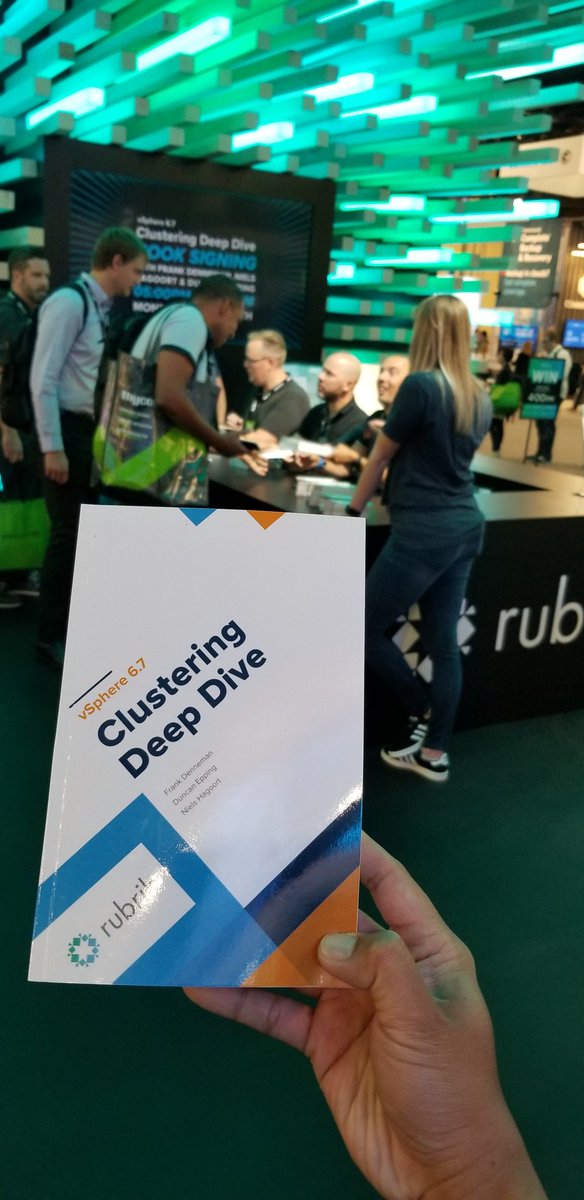 archer_327's tweet image. Thanks, @rubrikInc for my signed copy of #ClusteringDeepDive @DuncanYB @FrankDenneman @NHagoort