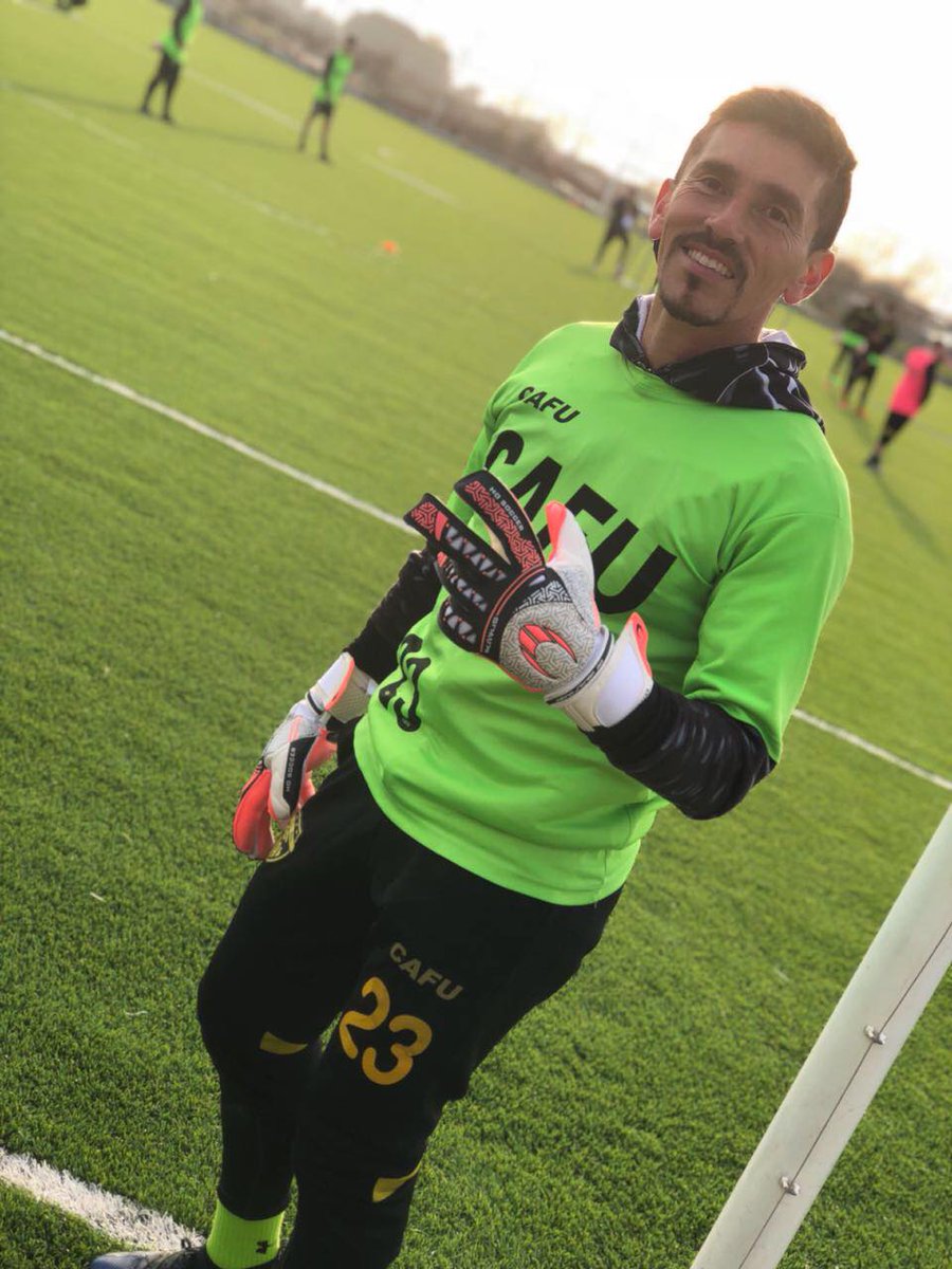CAFU_Chile's tweet image. Miguel Jimenez es nuestro arquero de hoy y nos muestra cómo entrena con su equipo y los artículos de nuestra tienda 
¡Bienvenido Miguel! desde @Fernandezvial se integra a Tro Deportes y esperamos que siga con nosotros por mucho tiempo más.