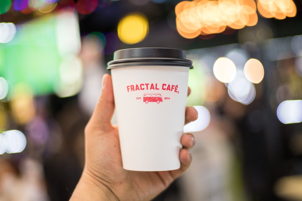 Tarde de lluvia, Fractal Café.
Primera cita, Fractal Café.
Día pesado, Fractal Café.
Combi roja ❤️, Fractal Café.